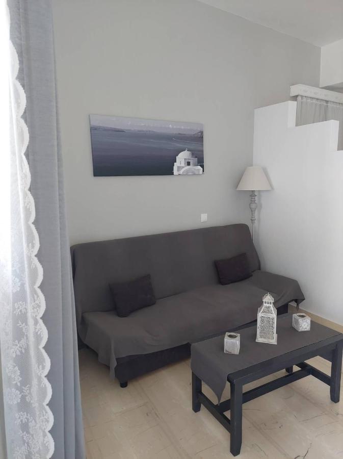 Anezinas Place Leilighet Períssa Eksteriør bilde